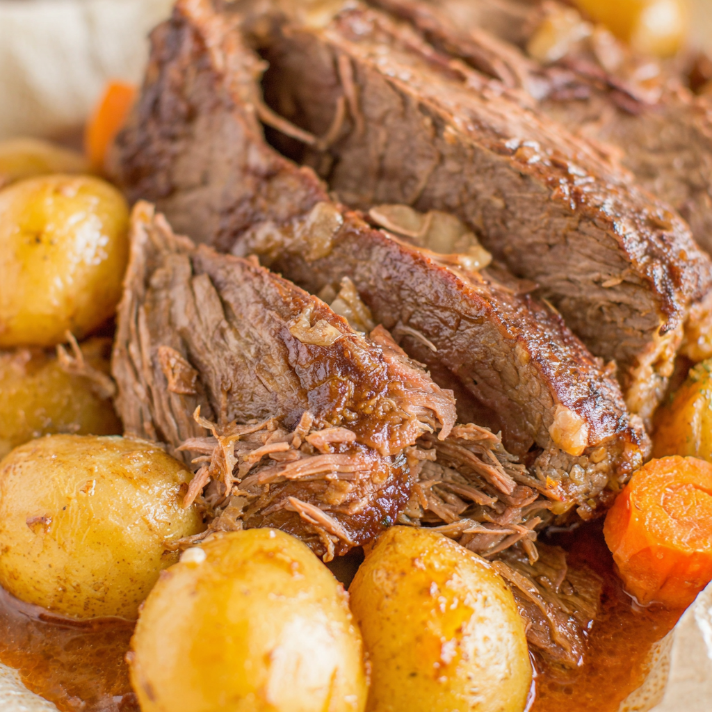 Top round roast in slow cooker with vegetables