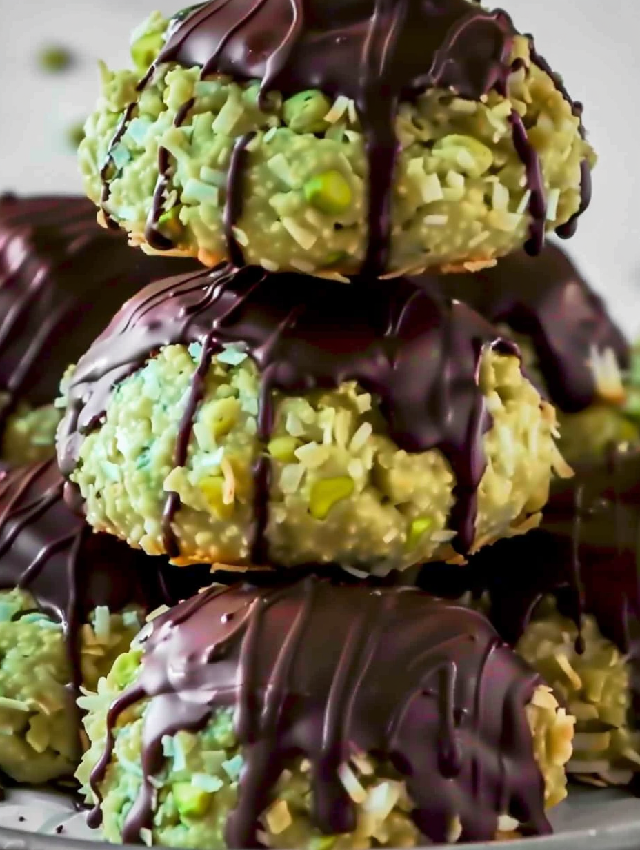 Pistachio Coconut Macaroons – Soft & Chewy