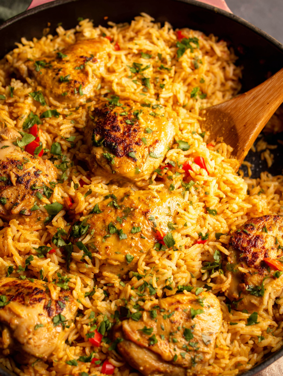 One-pot Portuguese chicken and spicy rice in a pot