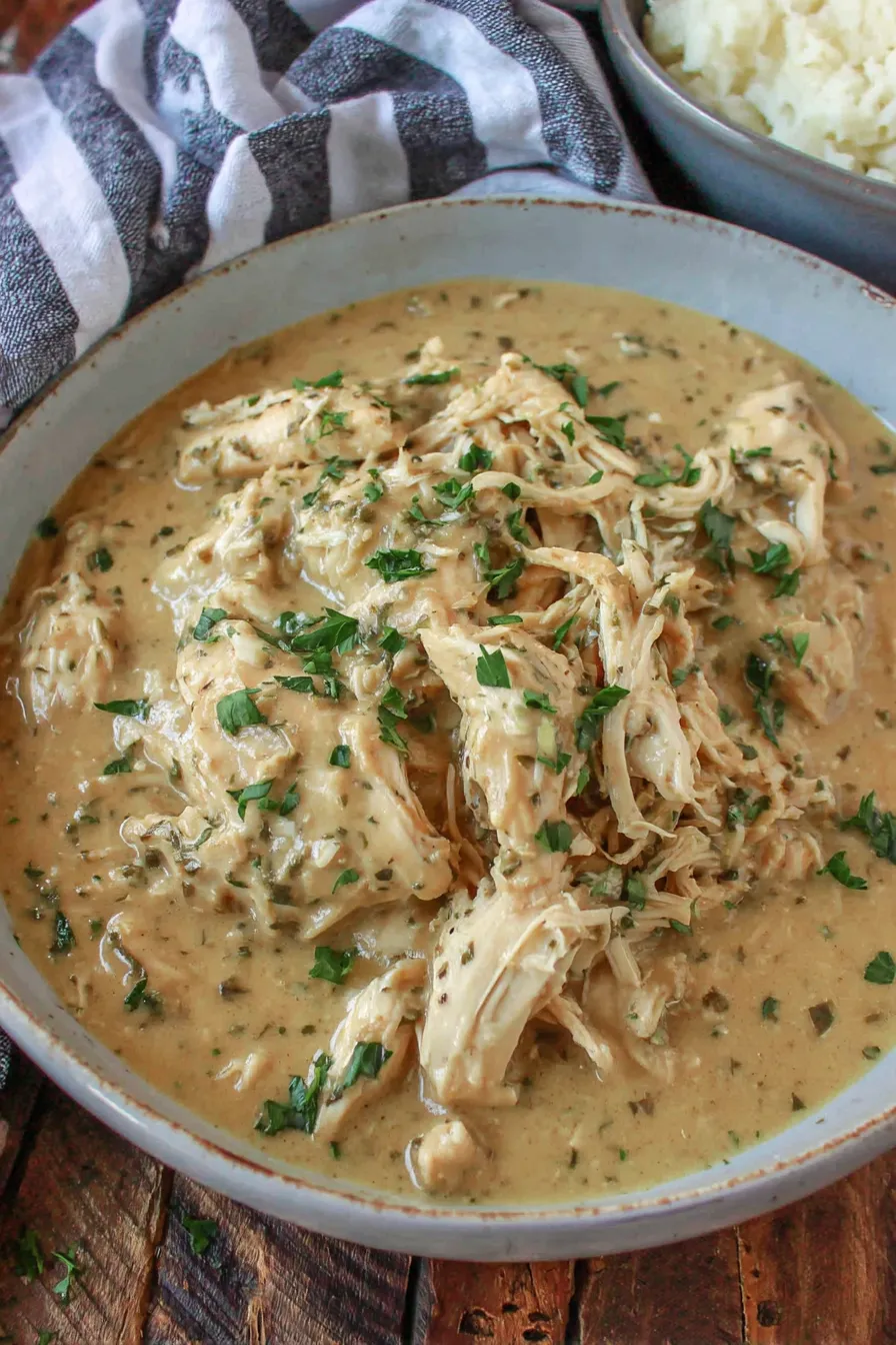 Slow cooker with chicken and gravy